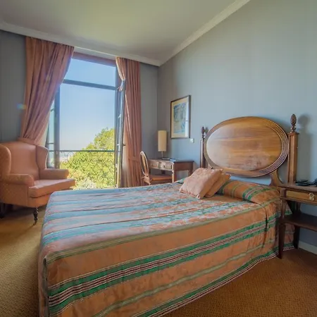 Отель Do Elevador 4*