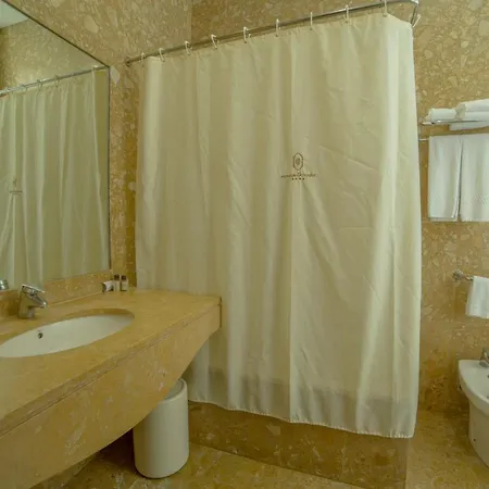 Отель Do Elevador 4*