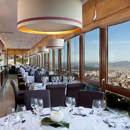 Do Elevador Hotel 4*
