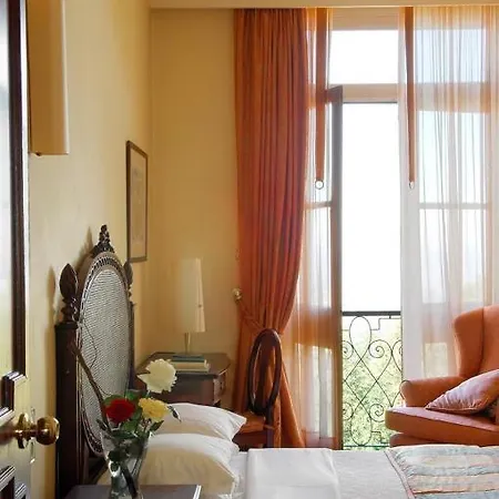 Do Elevador Hotell 4*