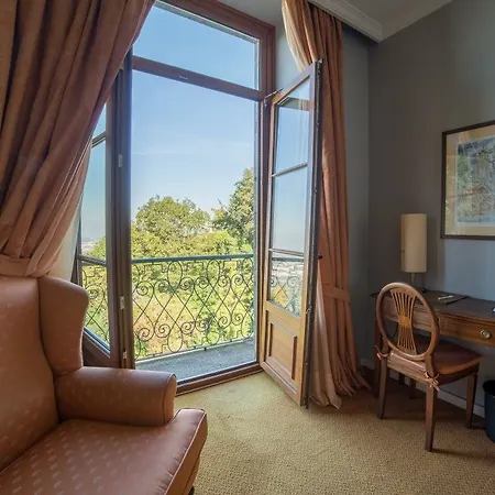 Отель Do Elevador Брага