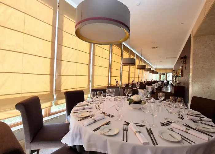 Do Elevador فندق 4*